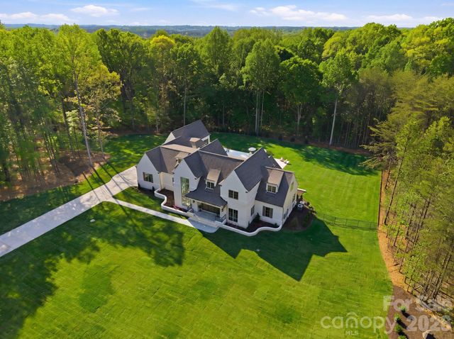 3035 Maple Way Drive, Davidson, NC 28036