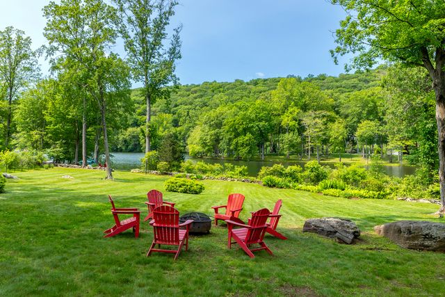 8 Heritage Island Road, New Fairfield, CT 06812