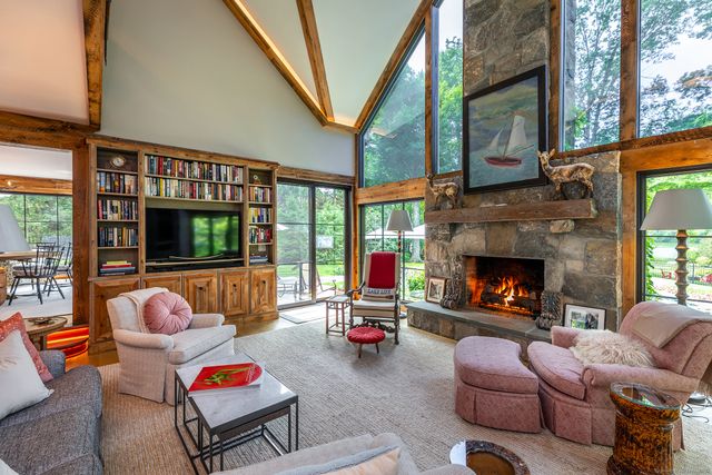 8 Heritage Island Road, New Fairfield, CT 06812