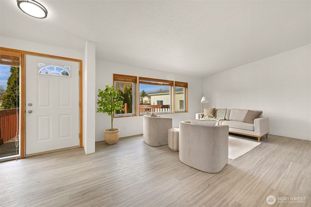 8356 Sea Breeze Court, Blaine, WA 98230