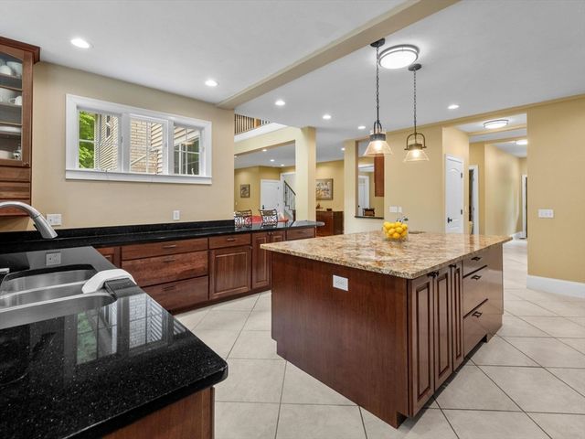 12 Breton Road, Upton, MA 01568