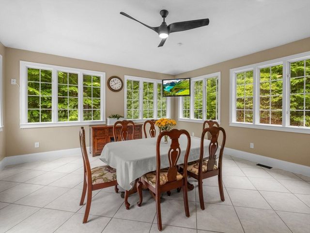 12 Breton Road, Upton, MA 01568