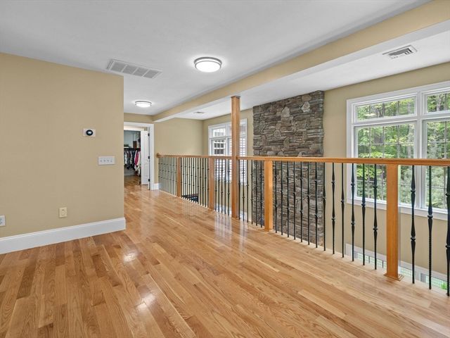 12 Breton Road, Upton, MA 01568
