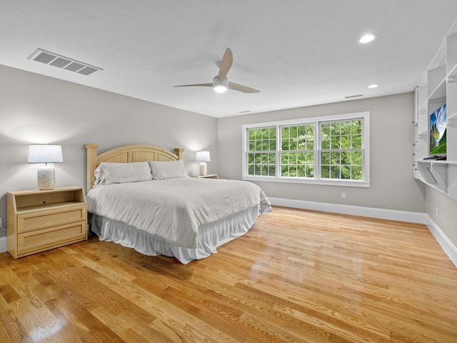 12 Breton Road, Upton, MA 01568
