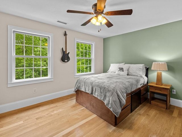 12 Breton Road, Upton, MA 01568