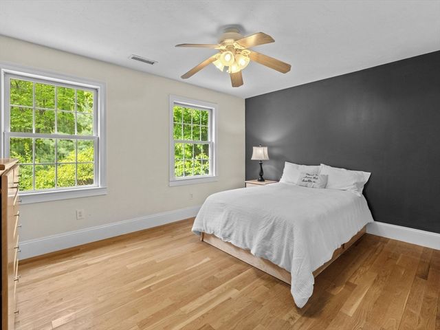 12 Breton Road, Upton, MA 01568