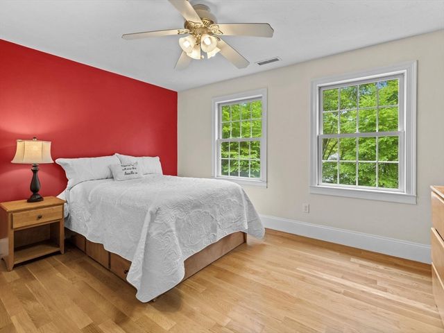 12 Breton Road, Upton, MA 01568