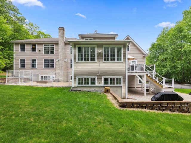 12 Breton Road, Upton, MA 01568