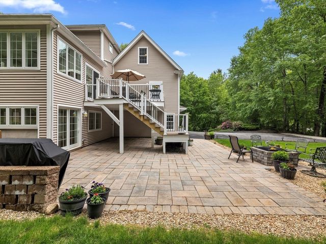 12 Breton Road, Upton, MA 01568