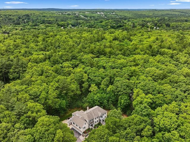 12 Breton Road, Upton, MA 01568