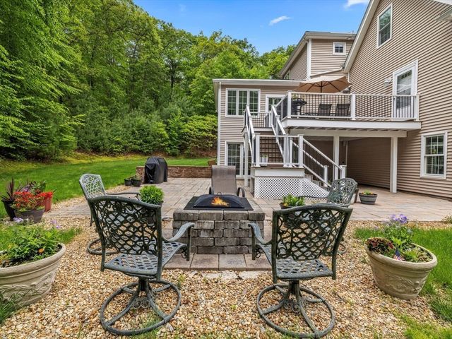 12 Breton Road, Upton, MA 01568