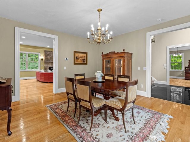 12 Breton Road, Upton, MA 01568
