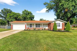 312 Stephanie Lane, Manchester, MO 63011