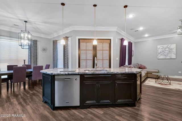 205 Lo Saab Cove, Lafayette, LA 70506