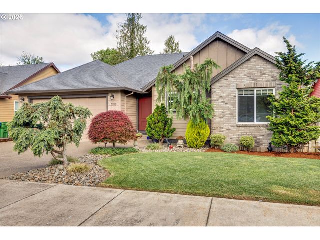 3769 10TH St, Hubbard, OR 97032