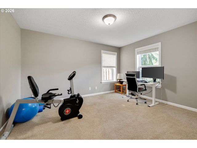 3769 10TH St, Hubbard, OR 97032