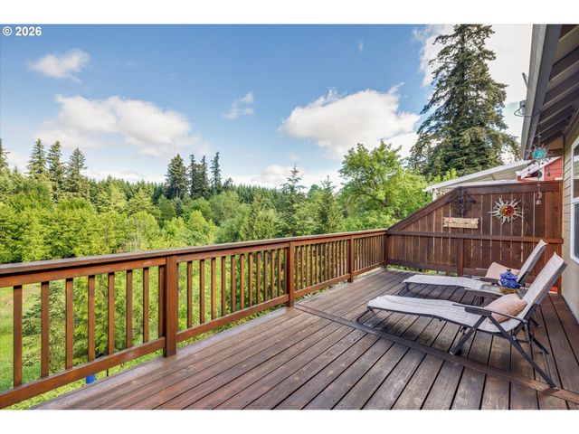 3769 10TH St, Hubbard, OR 97032