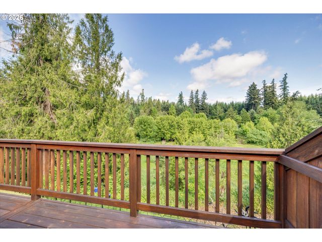3769 10TH St, Hubbard, OR 97032