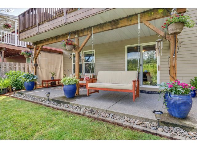 3769 10TH St, Hubbard, OR 97032