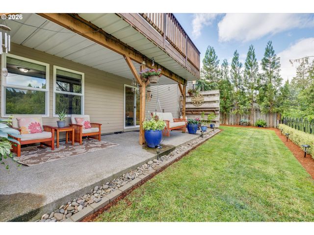 3769 10TH St, Hubbard, OR 97032