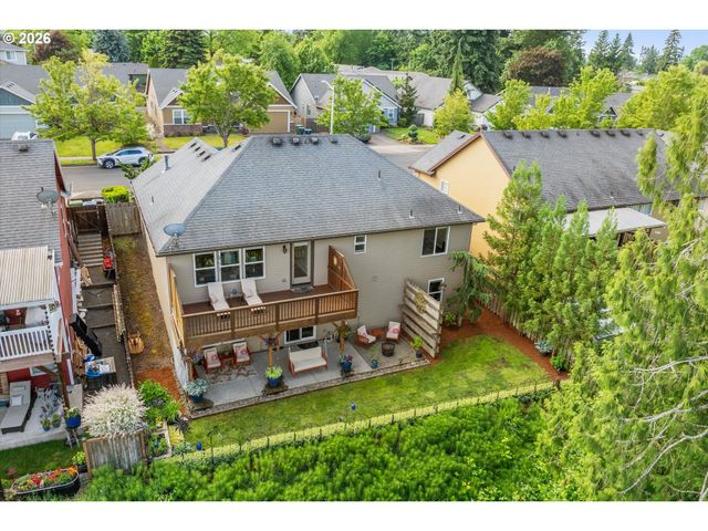 3769 10TH St, Hubbard, OR 97032