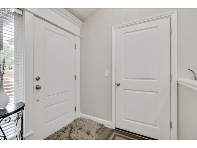 3769 10TH St, Hubbard, OR 97032