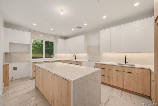27 Ewing Avenue 201, Spring Valley, NY 10977