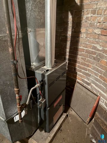 621 N Lincoln Ave Avenue, Madison, SD 57042