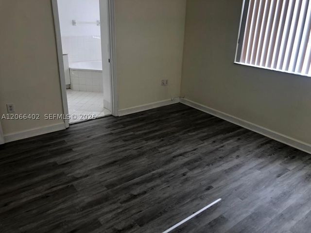 5598 NW 113th Ave -, Doral, FL 33178