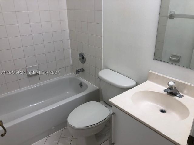5598 NW 113th Ave -, Doral, FL 33178