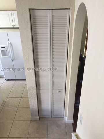 5598 NW 113th Ave -, Doral, FL 33178
