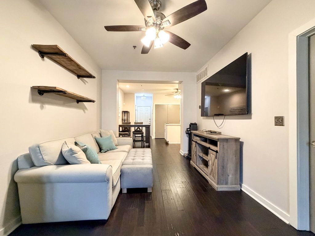 1803 Broadway Apt 125, Nashville, TN 37203