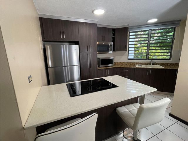 Apt 504 COND. PORTALES DE ALHELI 504, Guaynabo, PR 00966