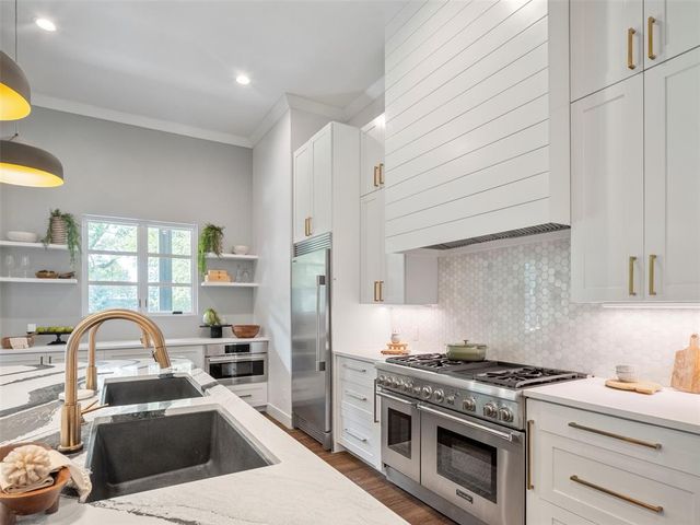 1212 W Wilshire Boulevard, Nichols Hills, OK 73116