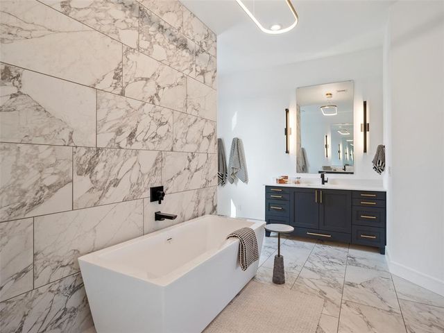 1212 W Wilshire Boulevard, Nichols Hills, OK 73116