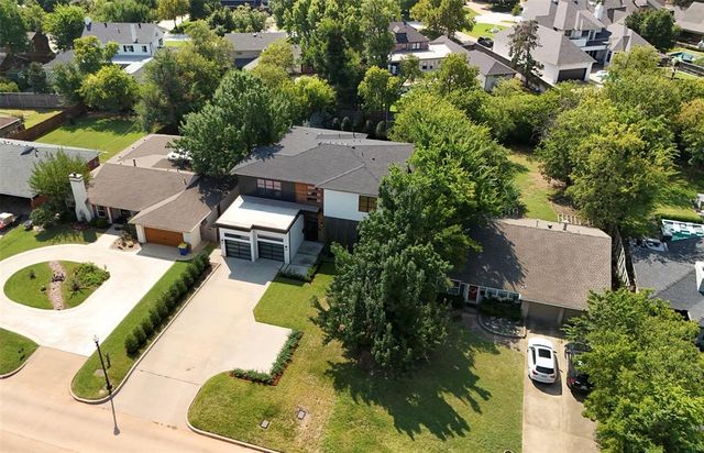 1212 W Wilshire Boulevard, Nichols Hills, OK 73116