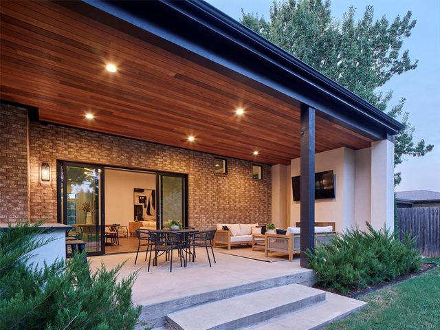 1212 W Wilshire Boulevard, Nichols Hills, OK 73116