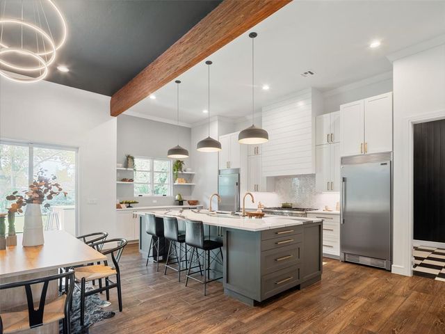 1212 W Wilshire Boulevard, Nichols Hills, OK 73116