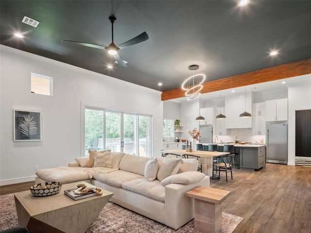 1212 W Wilshire Boulevard, Nichols Hills, OK 73116