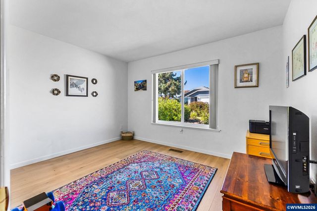 3318 Oakcrest Dr NW, Salem, OR 97304