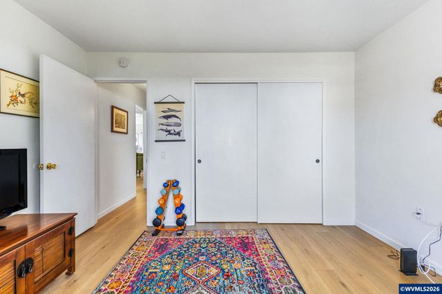 3318 Oakcrest Dr NW, Salem, OR 97304