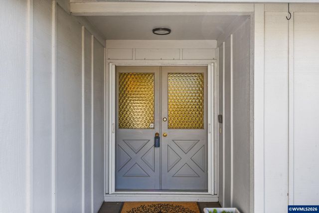 3318 Oakcrest Dr NW, Salem, OR 97304