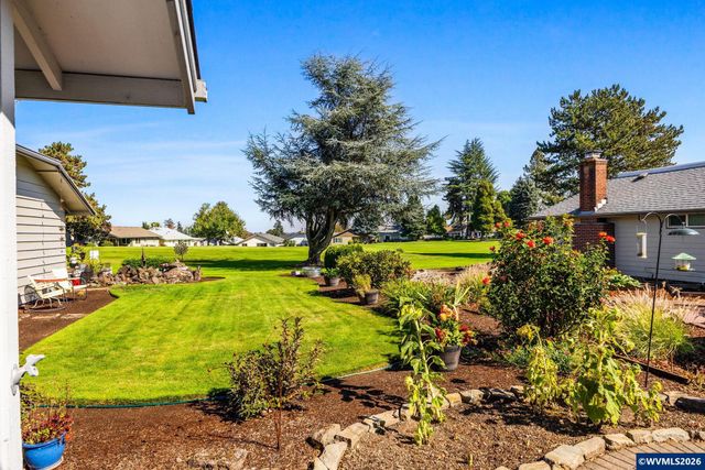 3318 Oakcrest Dr NW, Salem, OR 97304