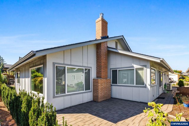 3318 Oakcrest Dr NW, Salem, OR 97304