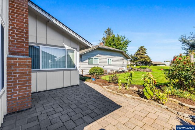 3318 Oakcrest Dr NW, Salem, OR 97304