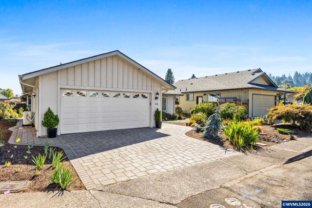 3318 Oakcrest Dr NW, Salem, OR 97304