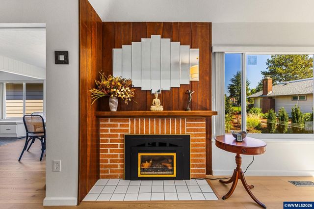 3318 Oakcrest Dr NW, Salem, OR 97304