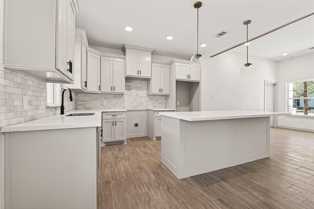 25136 Armagh Road, Hempstead, TX 77445