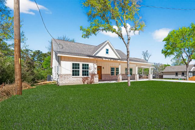 25136 Armagh Road, Hempstead, TX 77445