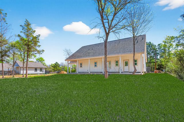 25136 Armagh Road, Hempstead, TX 77445